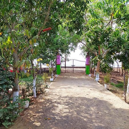 Estuarine Village Resort Sātabhāya Exterior foto