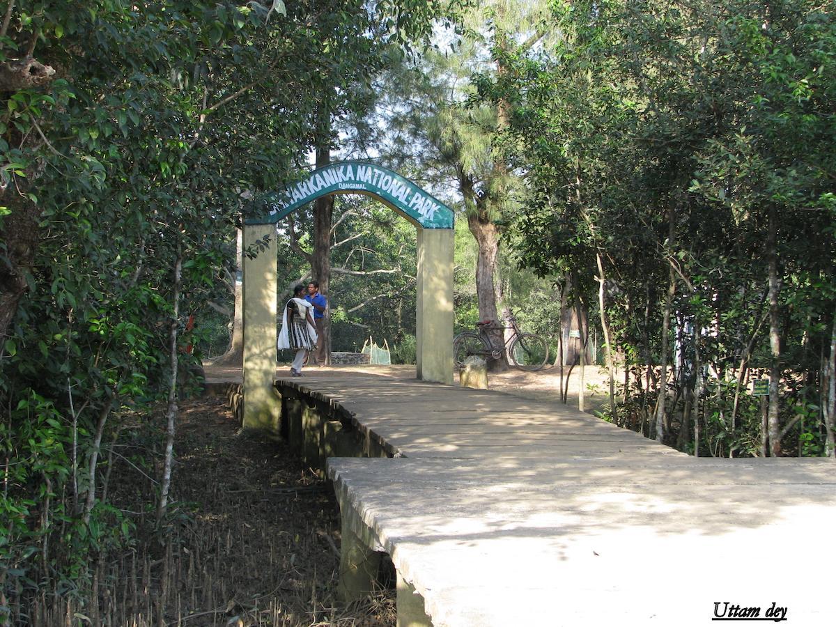 Estuarine Village Resort Sātabhāya Exterior foto