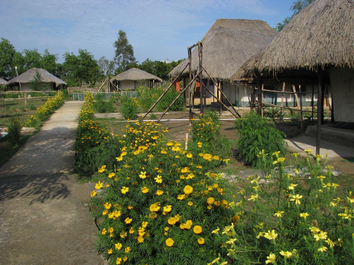 Estuarine Village Resort Sātabhāya Exterior foto