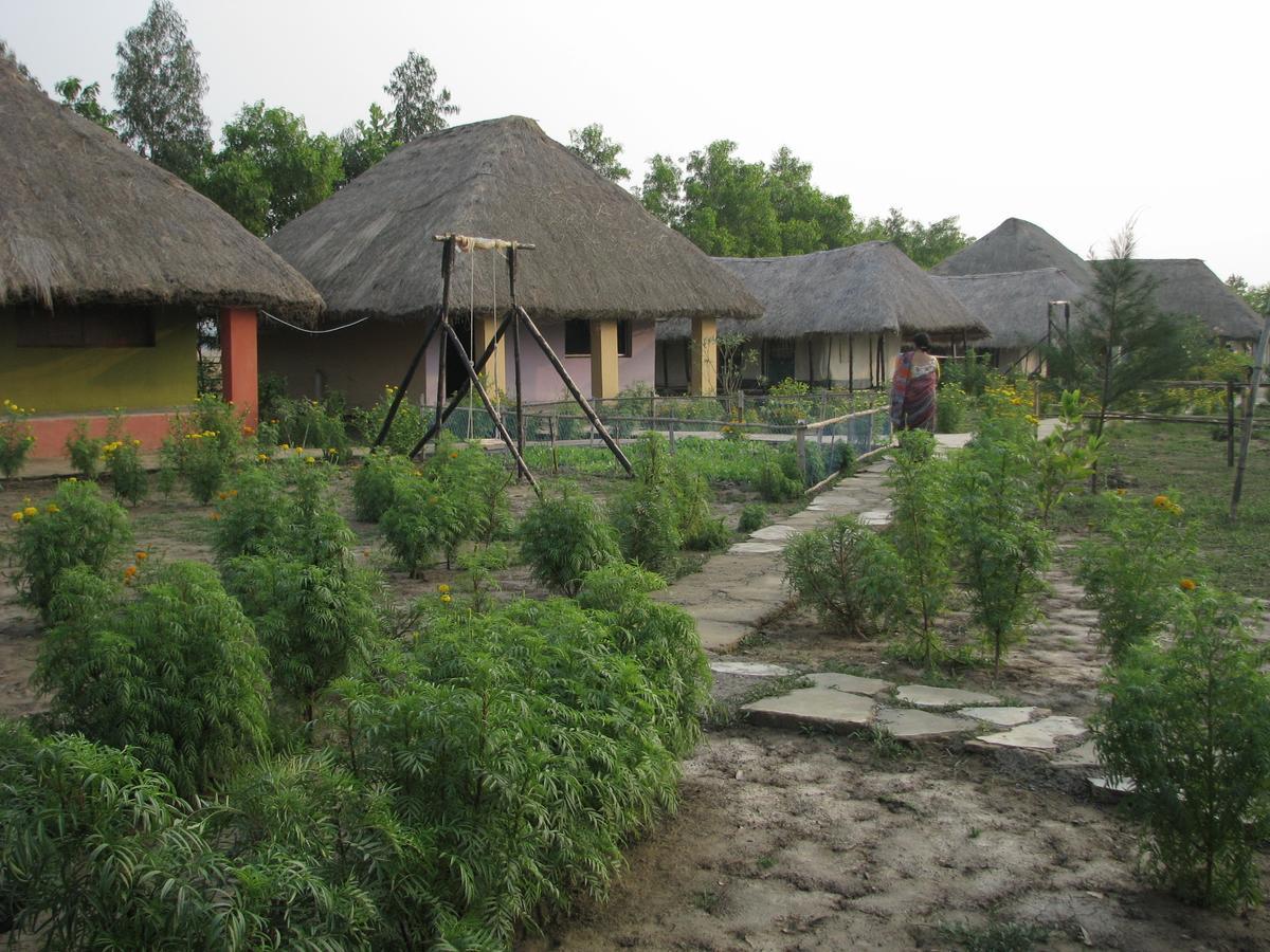Estuarine Village Resort Sātabhāya Exterior foto